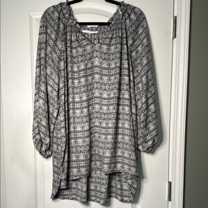 Violet + Claire Gray Patterned Blouse Womenβs Size 3X